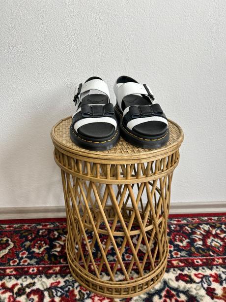 Dr martens sandále velkost 36 s maslicku, 36