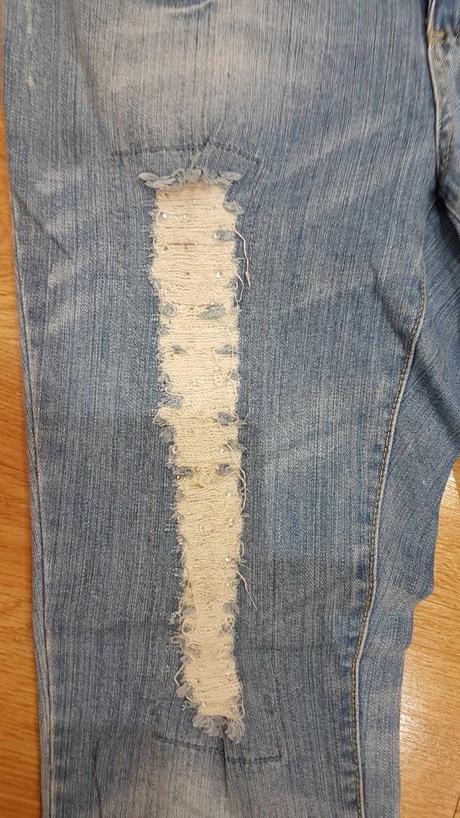 Rifle s vyšúchaným efektom a kamienkami v. 42, bonprix,42