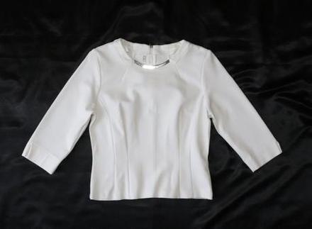 Biely top, s