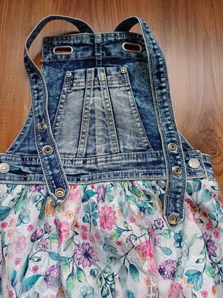 Dievčenská sukňa, 122