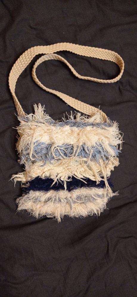 Háčkovaná malá kabelka, 