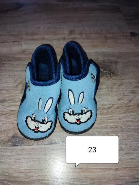 Papucky, 23