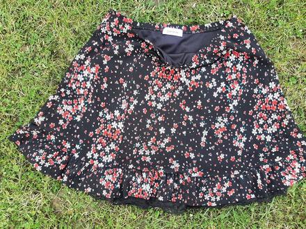 Zľava. sukňa velk. s., s