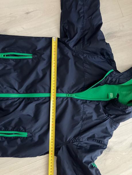 Prechodna vetrovka benetton a tricko benetton, benetton,134