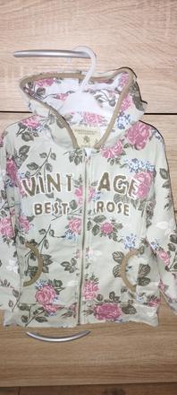 Romantická mikina, 104