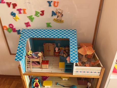 Drevenny domček s prislušenstvom, 