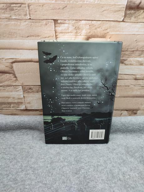 Oliver nocturno - upírova fotografia, 