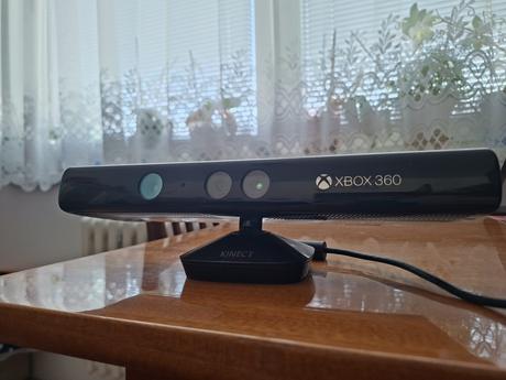 Xbox 360+kinect+hry+ovládače,