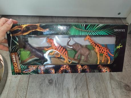 Zoo zvieratká a hrací koberec,