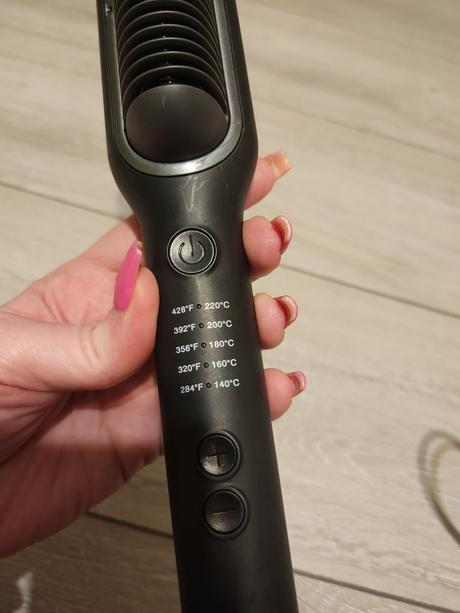 Žehliaca kefa na vyrovnanie vlasov, 