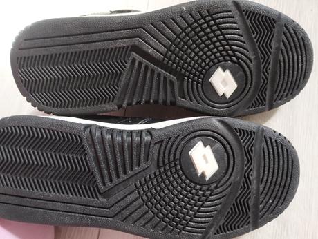 Nenosené tenisky, lotto,33