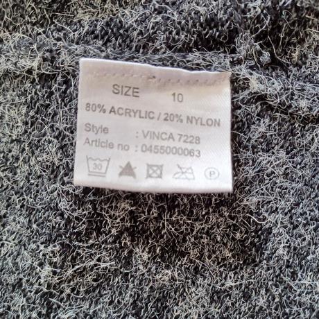 Elegantný dlhý sveter, s