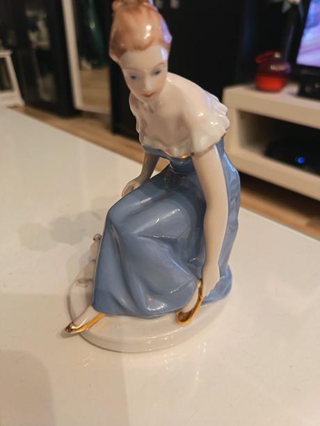 Royal dux soška popoluška, 