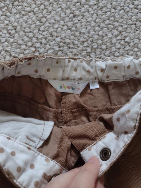 Dievčenské menčestrové kraťasky, 92