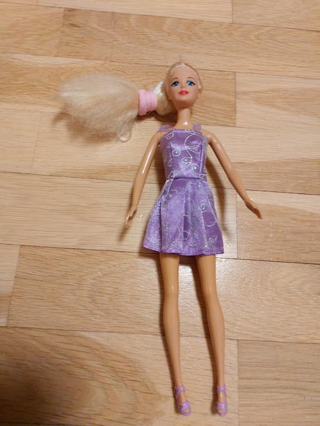 Barbie bábika, 
