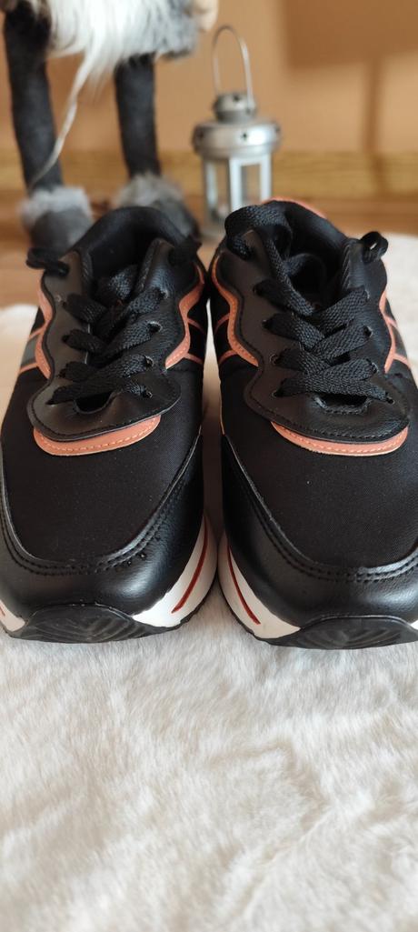 Sneakery kappa, kappa,36