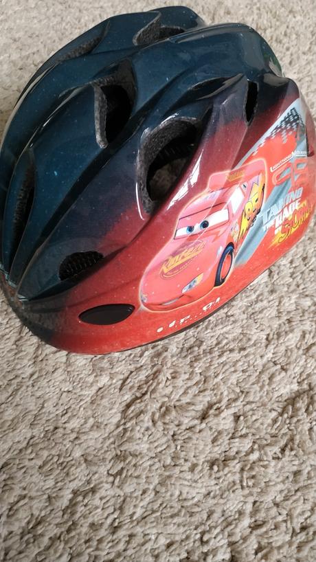 Prilba na bicykel, s