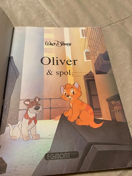 Stará retro kniha oliver & spol walt disney egmont,