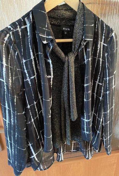 Čierny top so zlatým zn. mix in  uni veľkosť, 