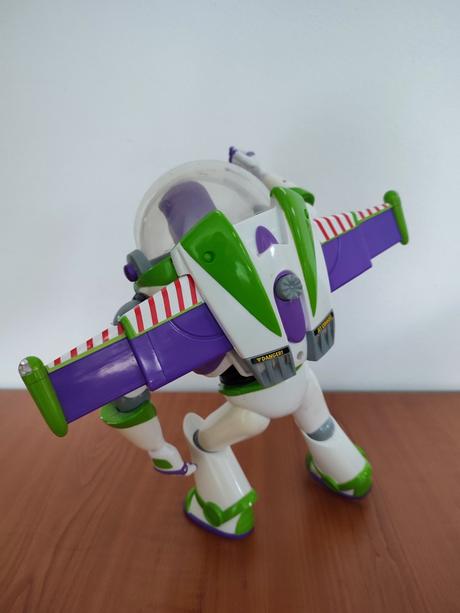 Buzz z toy story, 