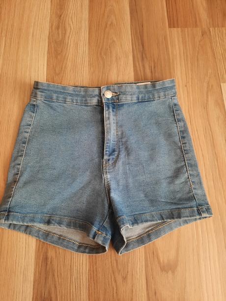 Šortky, sinsay,36