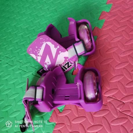 Zinc svetielkujuce kolieska na topanky, 