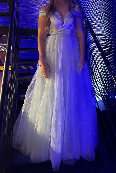 Šaty na ples, stužkovú, 