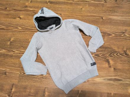 Sveter, reserved,152