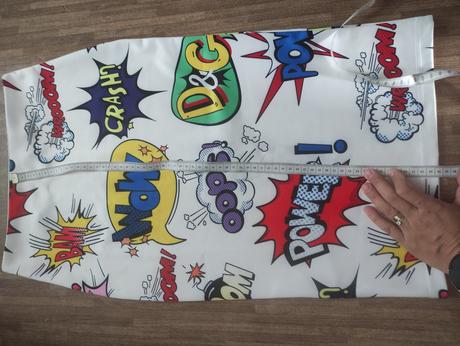 Sukňa puzdrová komiks, s