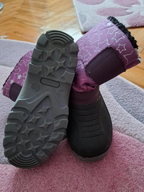 Dievčenské snehule, 33