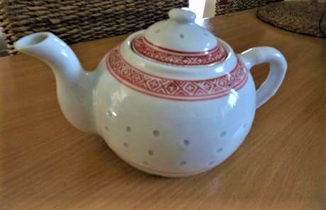 Porcelánová konvica na čaj,