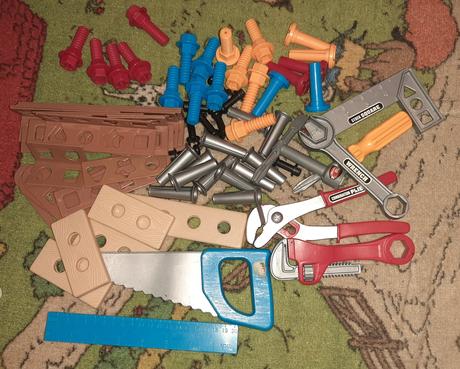 Pracovny stolik s naradim, 