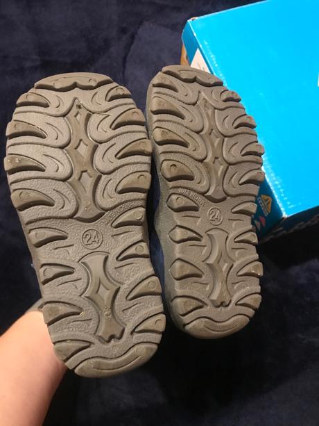 Vyteplene gumaky, 24