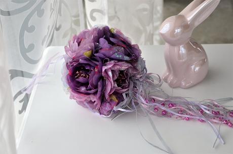 Dekoračná guľa z pivoniek, 