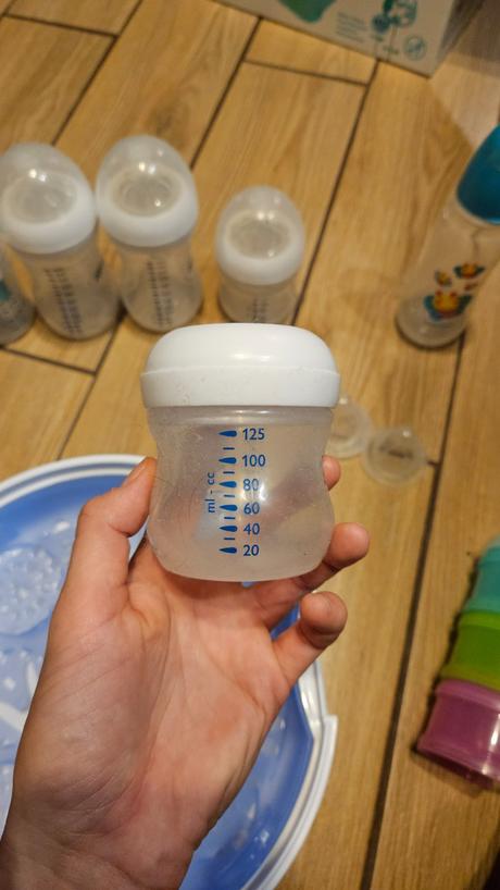 Sterilizátor a flašky, avent