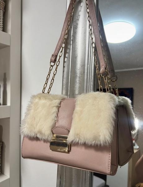 Kabelka ružová s kožušinov, stradivarius