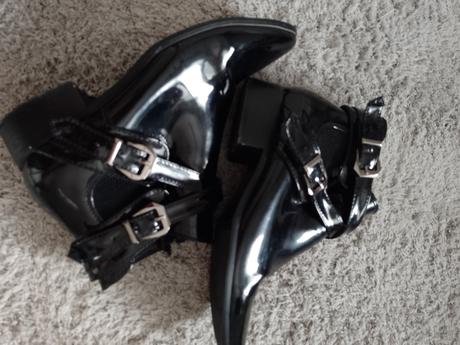 Lakované poltopanky, 38