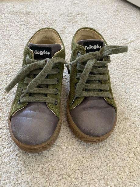 Kožené poltopanky, 24