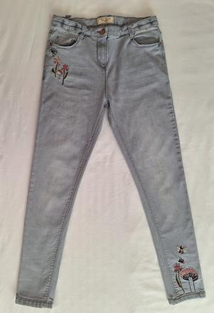 Rifle s výšivkami, next,158