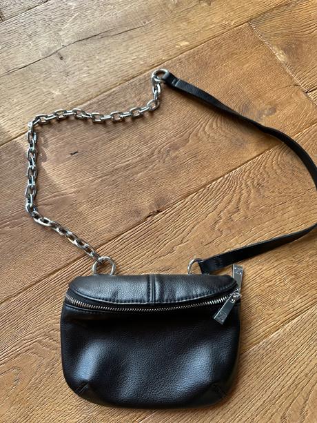 Mala kabelka na zips, zara