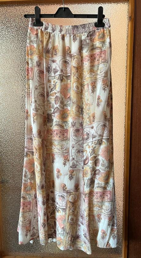 Sukňa + blúzka, 40