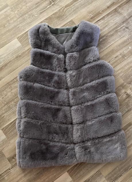 Kožušinová vesta darujem k nákupu, 