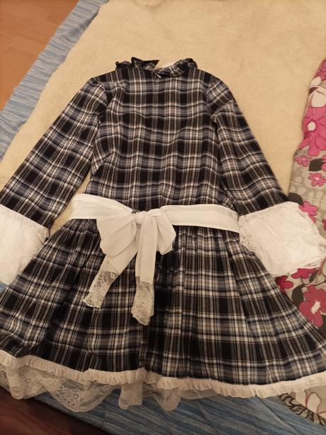 Nádherné šaty už aj s poštou zn.bea cadillac, 146