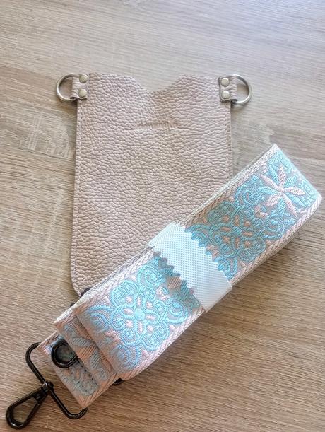 Kožené puzdro na mobil, ammyla