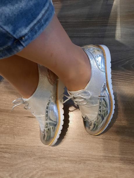 Krásne  strieborné mokasiny, 39