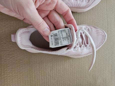 Balík topánok 33, 33