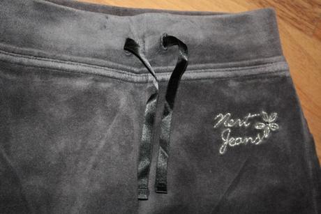 Zamatové tepláčiky, next,104