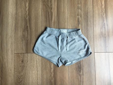 Kraťasy y.d, young dimension,134