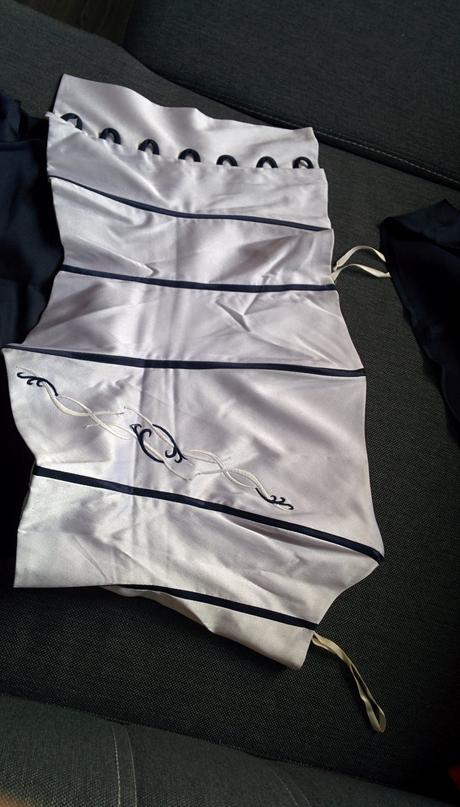 Korzetove s bolerkom, s