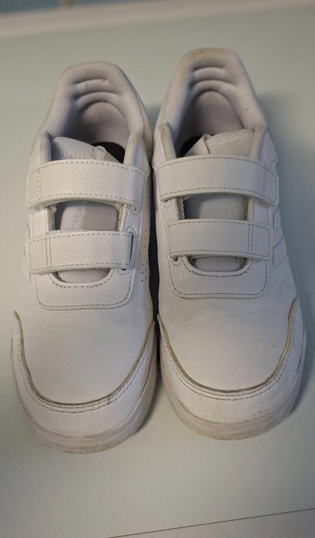Tenisky s bielou podrážkou na suchý zips, adidas,35